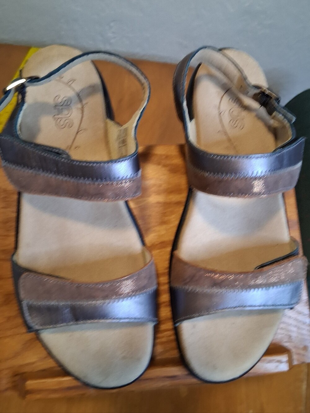 SAS Women's Metallic Brown Adjustable Strap Sandals SZ 9